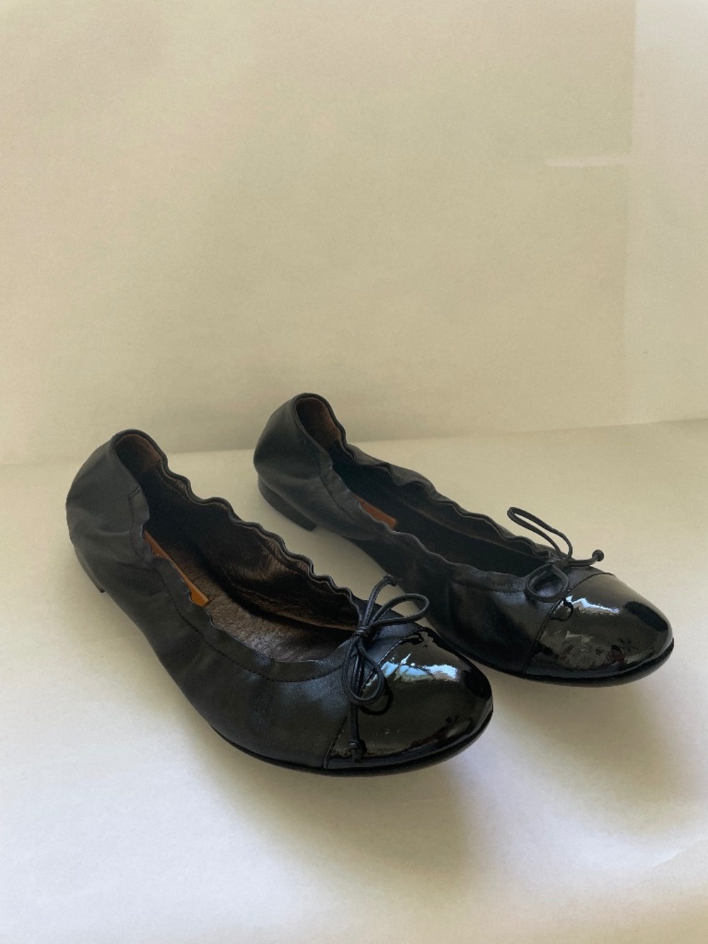 AGL Attilio Leombruni Cap Toe Patent Leather Black Ballet Flats, SZ 42 US 11.5
